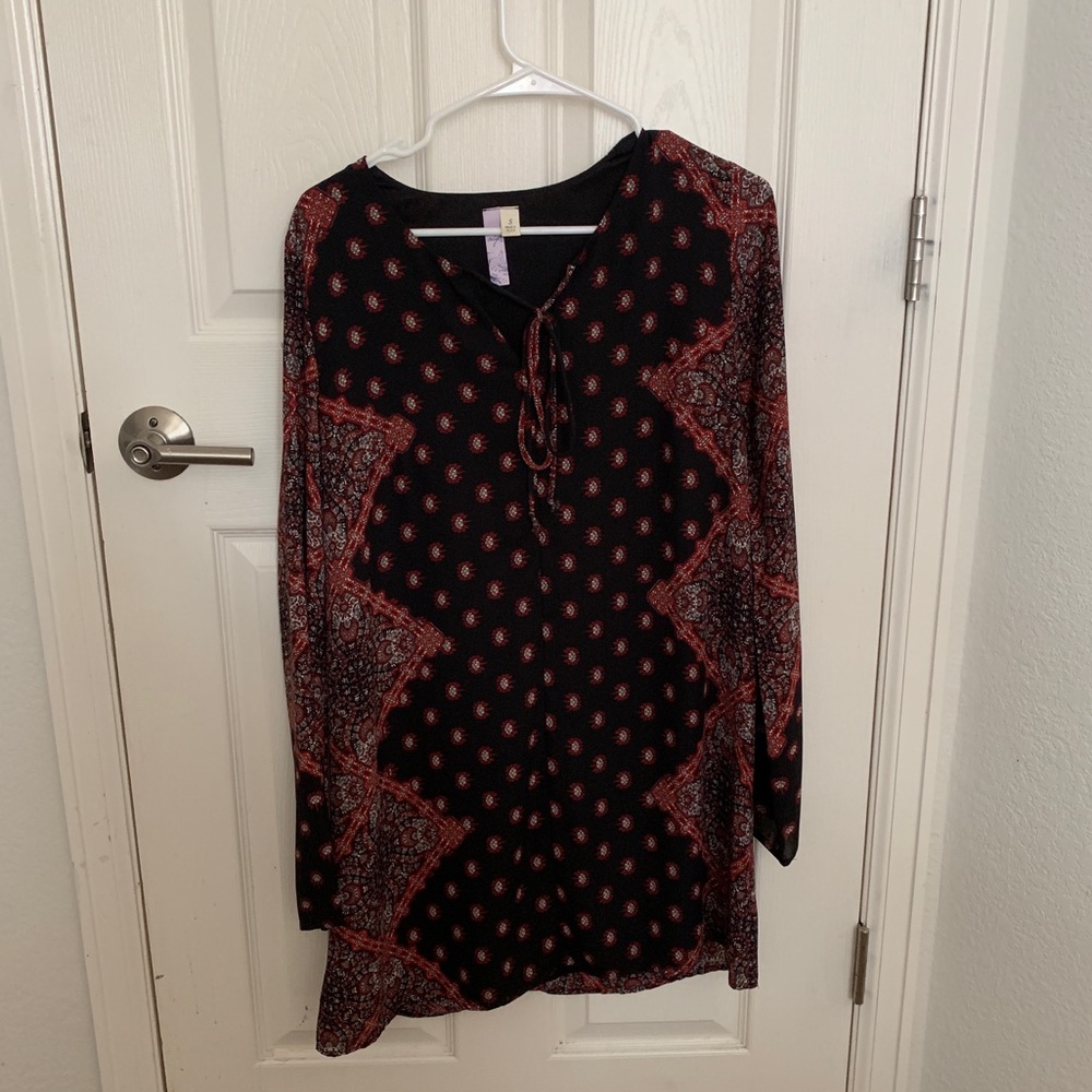 Black and red detailed dress